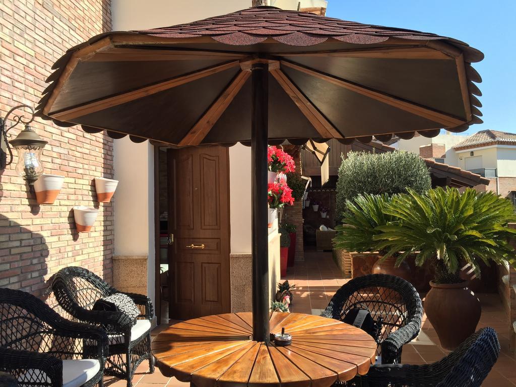 Apartamentos Turisticos Tronca Luxury Granada Szoba fotó